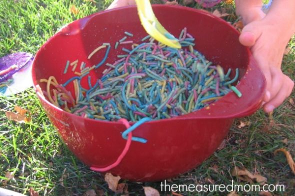 N is for noodles sensory play (10) - the measured mom