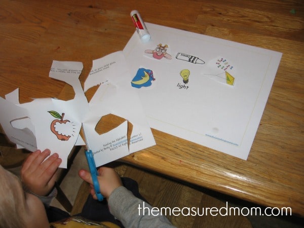 你会想打印这一套免费的感恩节紧急读者从测量妈妈!非常适合教孩子们学习阅读。