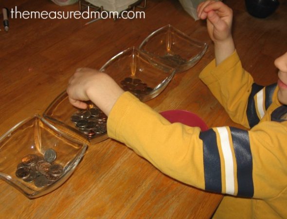 What a fun collection of coin activities for preschool, kindergarten, and first grade! 