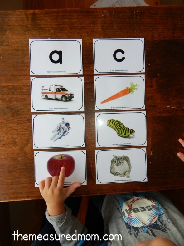 These free printable alphabet cards are gorgeous! Love the bright colors... and they have at least 4 pictures for every letter!