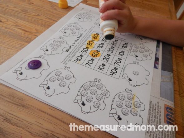 These counting coins activities are so versatile! For kids just learning to recognize coins all the way up to kids counting quarters, nickels, dimes, and pennies. 