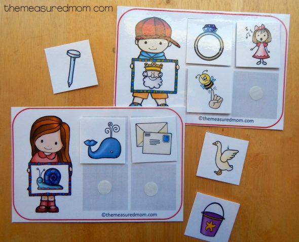 This rhyming word activity is one of my son's favorites! I love that it's a rhyming word sort. 